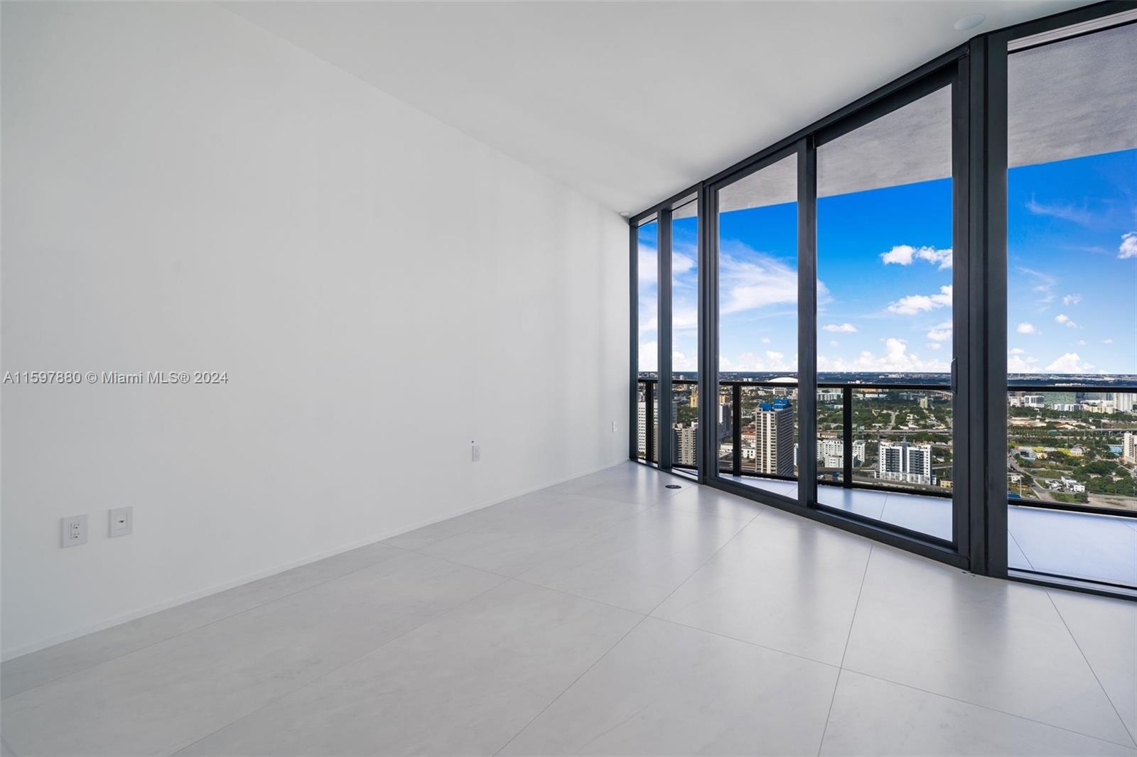 ONE THOUSAND MUSEUM CONDO - Residential