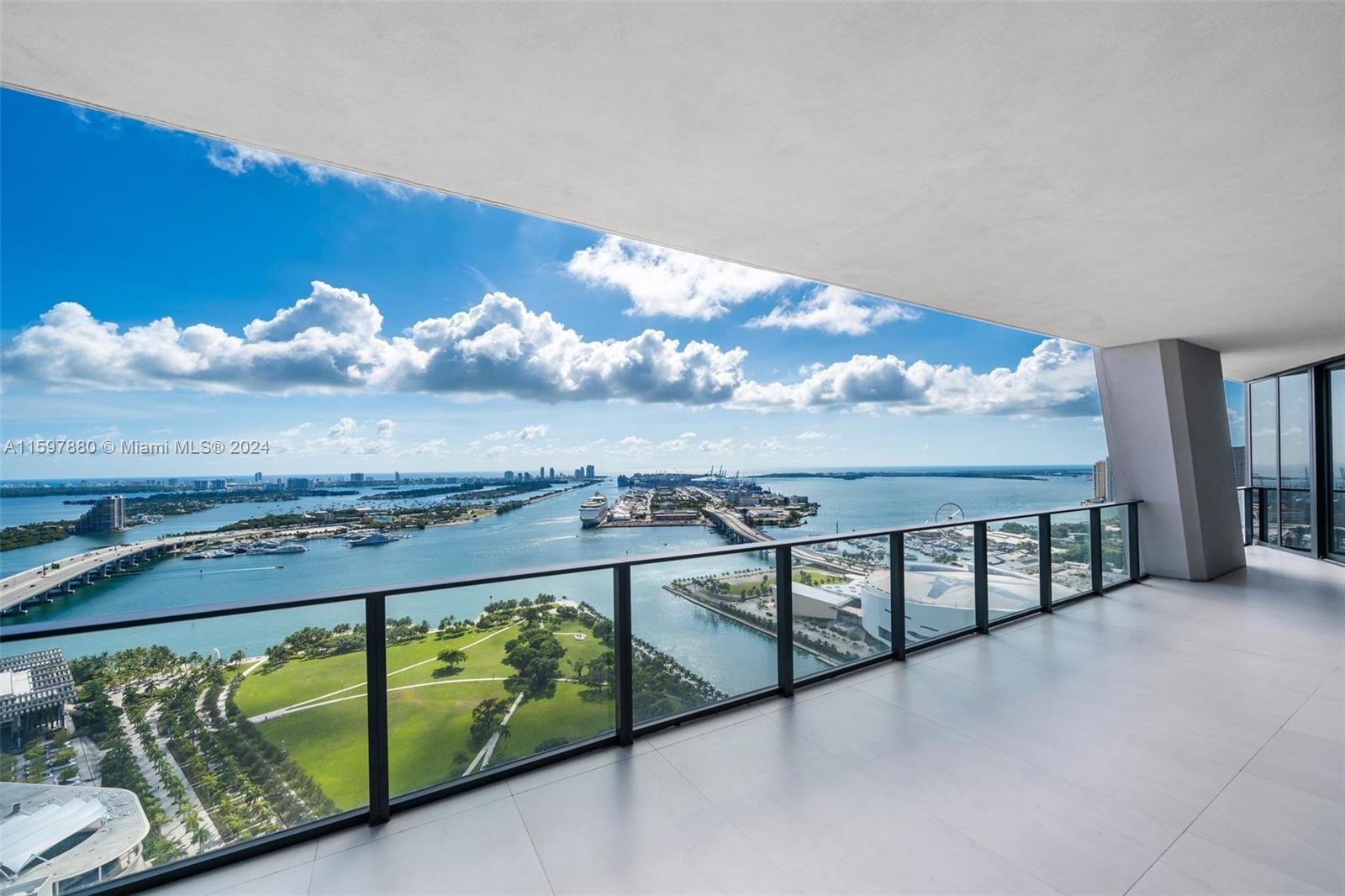 ONE THOUSAND MUSEUM CONDO - Residential