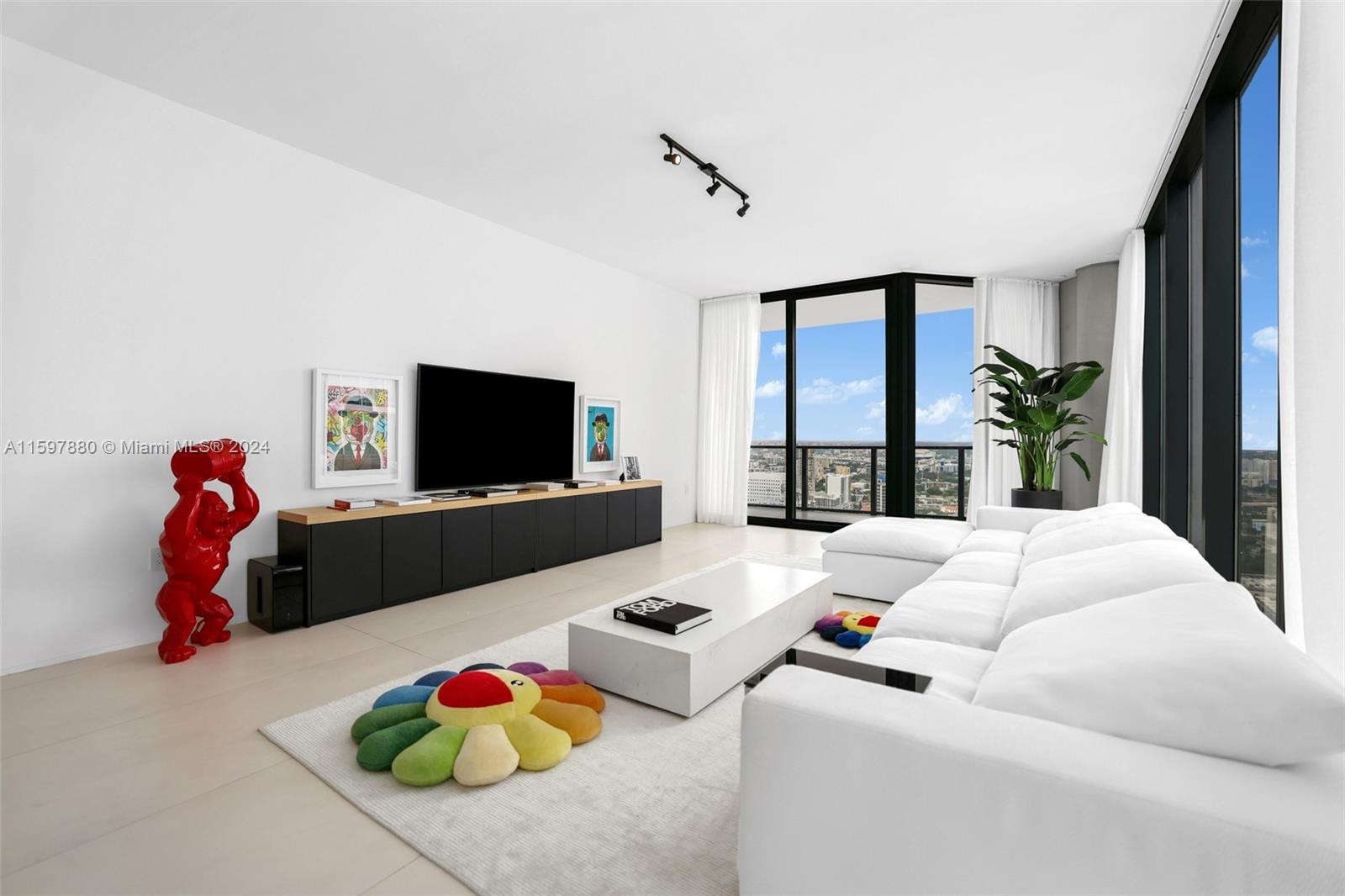 ONE THOUSAND MUSEUM CONDO - Residential