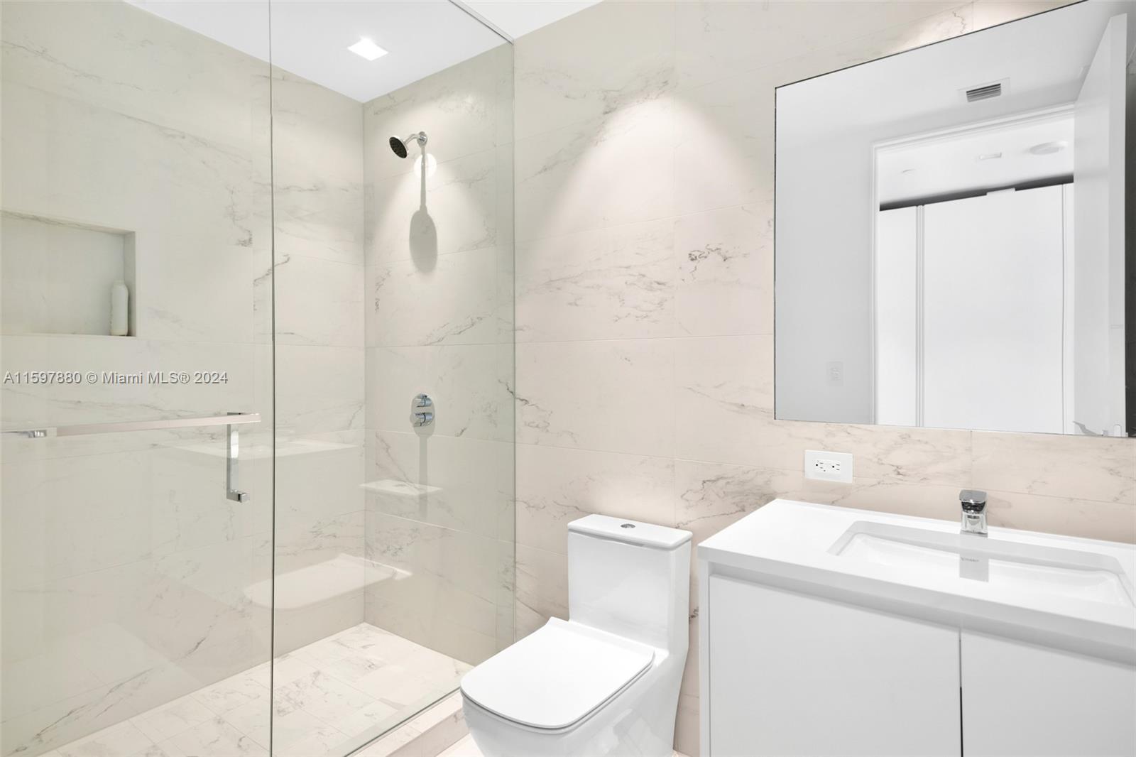 ONE THOUSAND MUSEUM CONDO - Residential