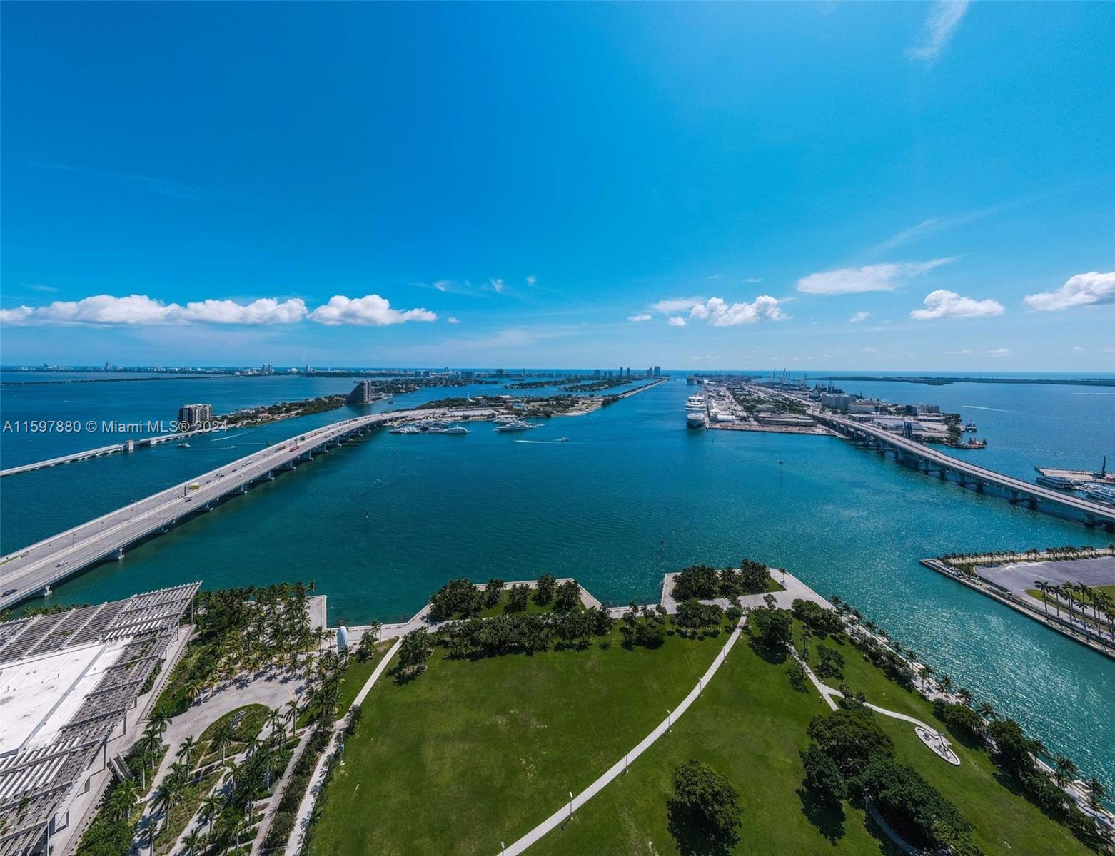 ONE THOUSAND MUSEUM CONDO - Residential