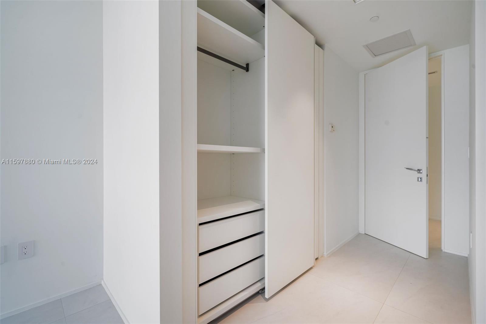 ONE THOUSAND MUSEUM CONDO - Residential
