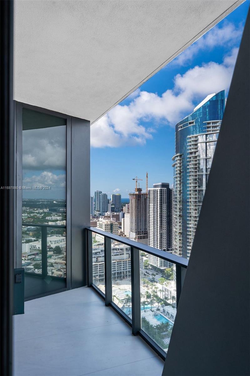 ONE THOUSAND MUSEUM CONDO - Residential