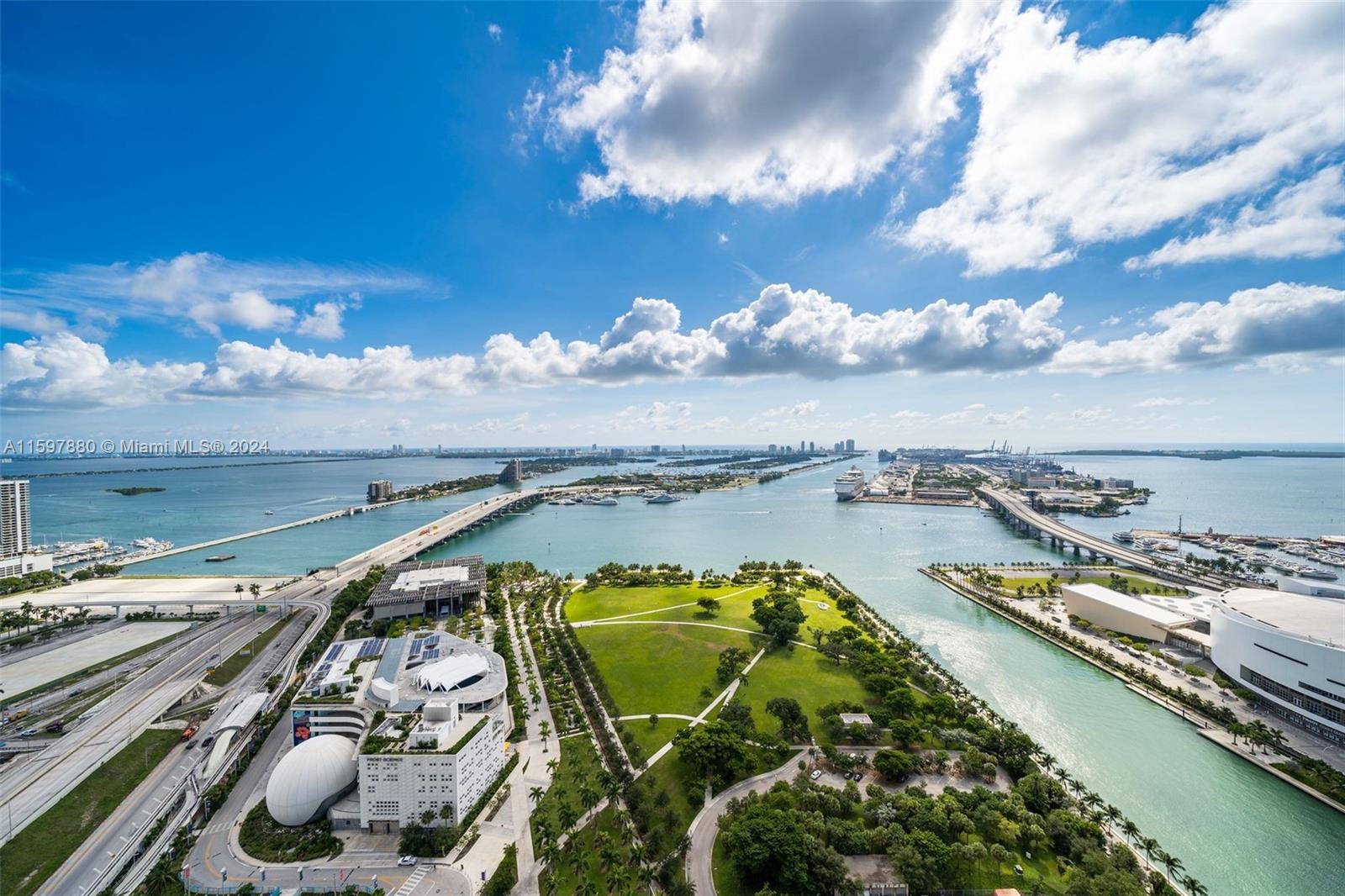 ONE THOUSAND MUSEUM CONDO - Residential