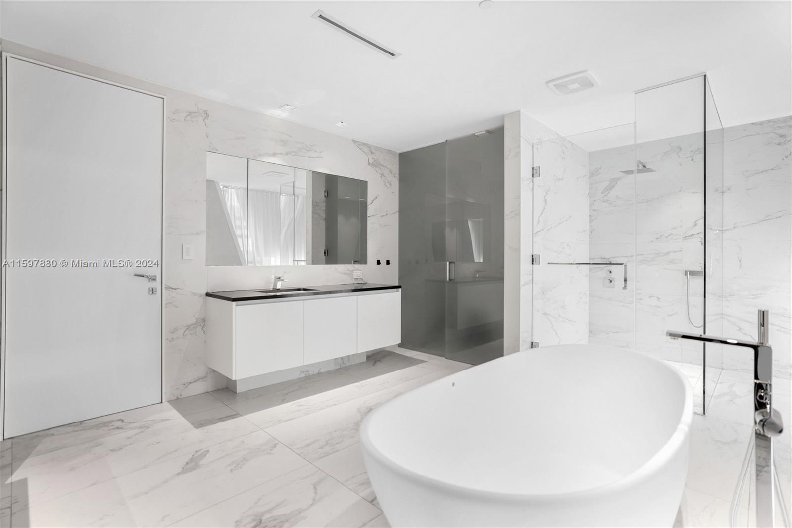 ONE THOUSAND MUSEUM CONDO - Residential
