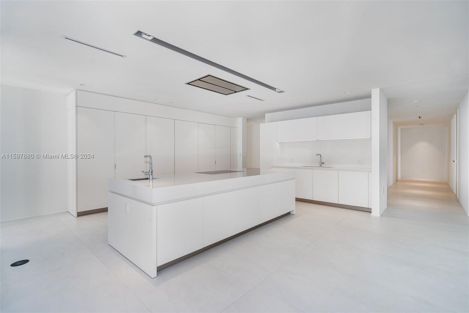 ONE THOUSAND MUSEUM CONDO - Residential