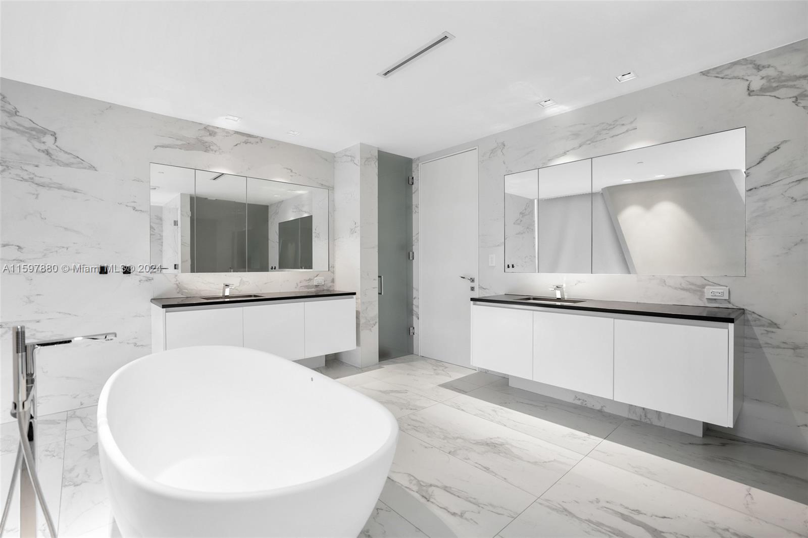 ONE THOUSAND MUSEUM CONDO - Residential