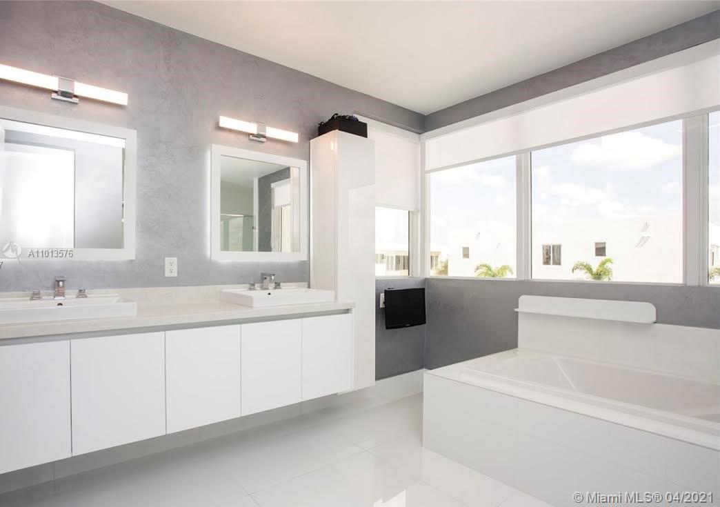 DORAL COMMONS RESIDENTIAL - Residential