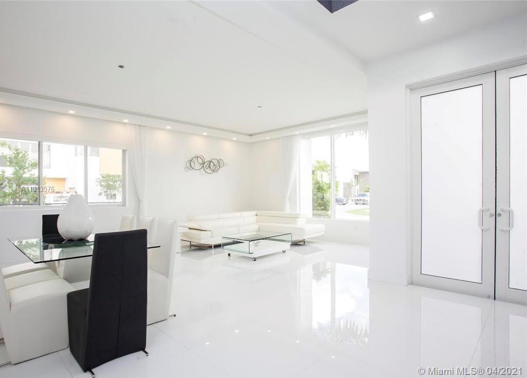 DORAL COMMONS RESIDENTIAL - Residential