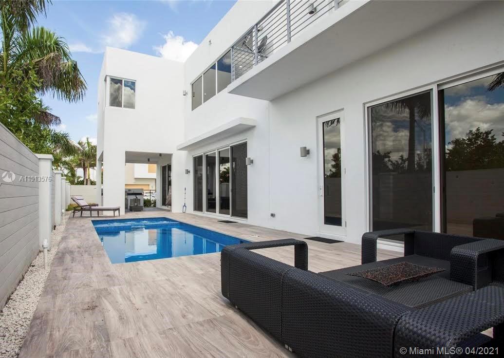 DORAL COMMONS RESIDENTIAL - Residential