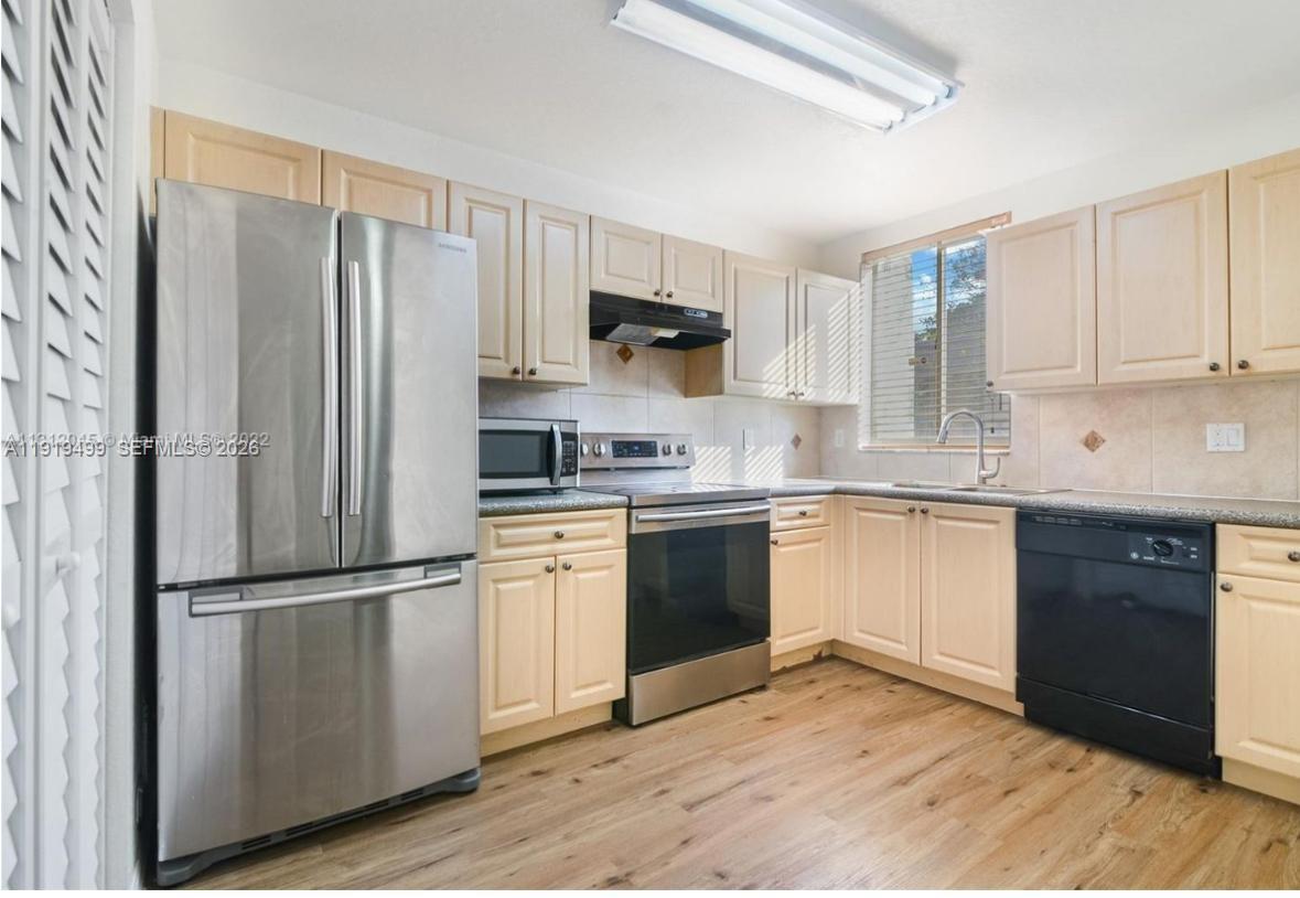 WASHINGTON COURT VILLAS - Residential