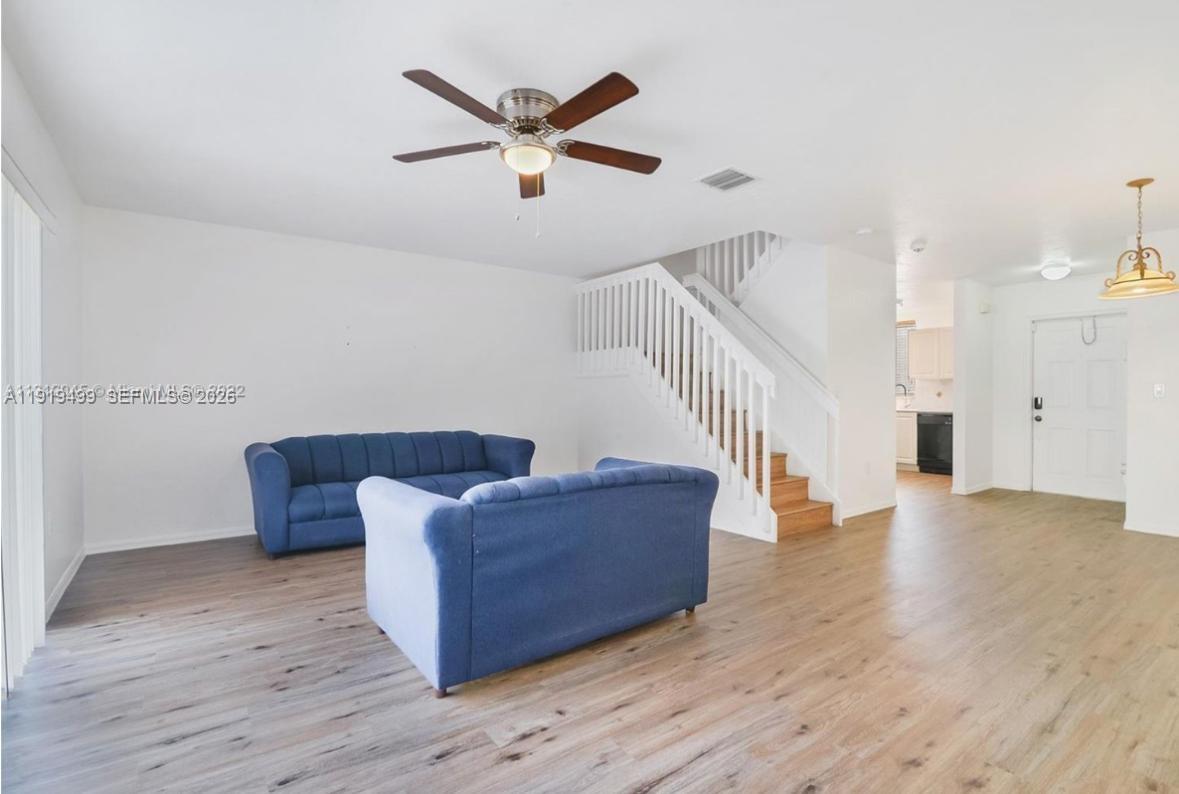 WASHINGTON COURT VILLAS - Residential