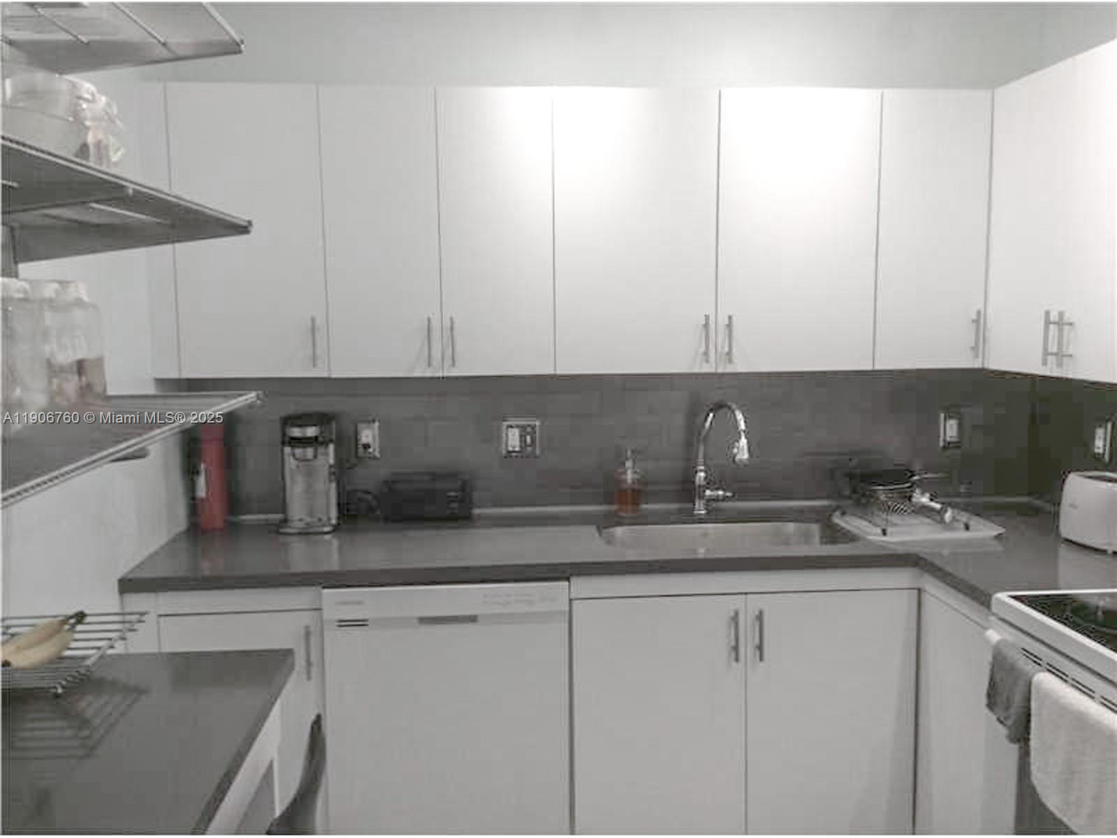 OLYMPUS CONDO PHASE - Residential Lease