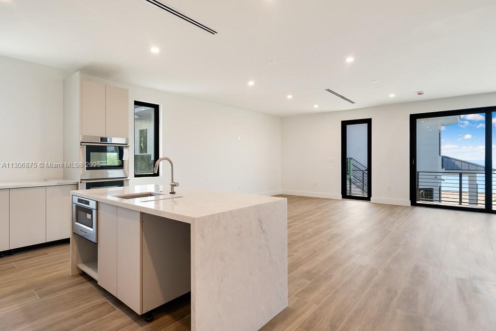 COCO PLUM BEACH REPLAT - Residential
