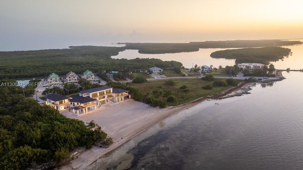 COCO PLUM BEACH REPLAT - Residential