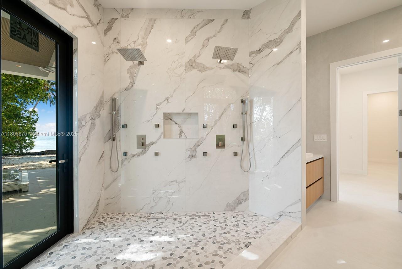 COCO PLUM BEACH REPLAT - Residential