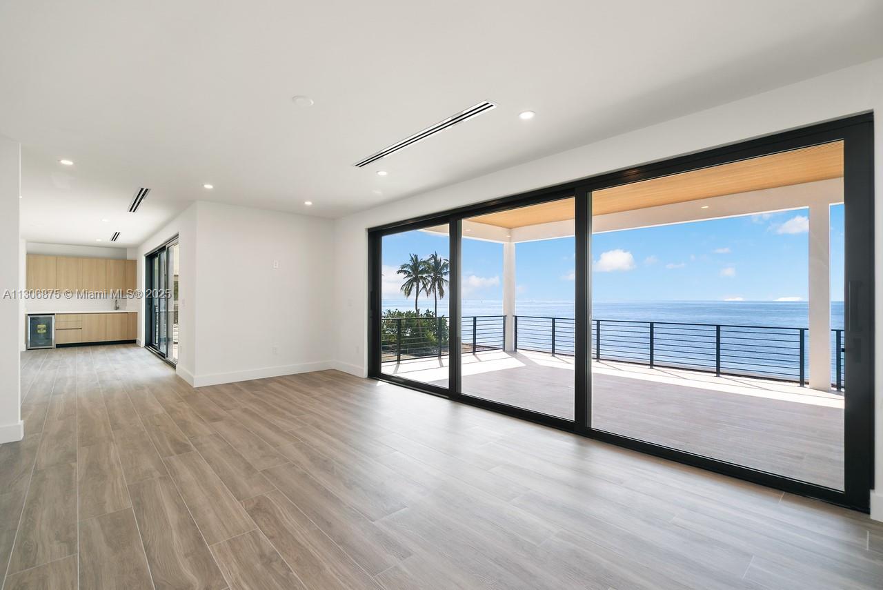 COCO PLUM BEACH REPLAT - Residential