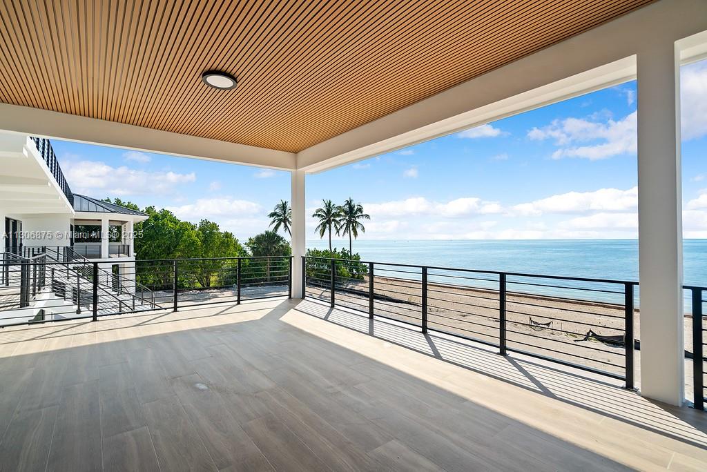 COCO PLUM BEACH REPLAT - Residential