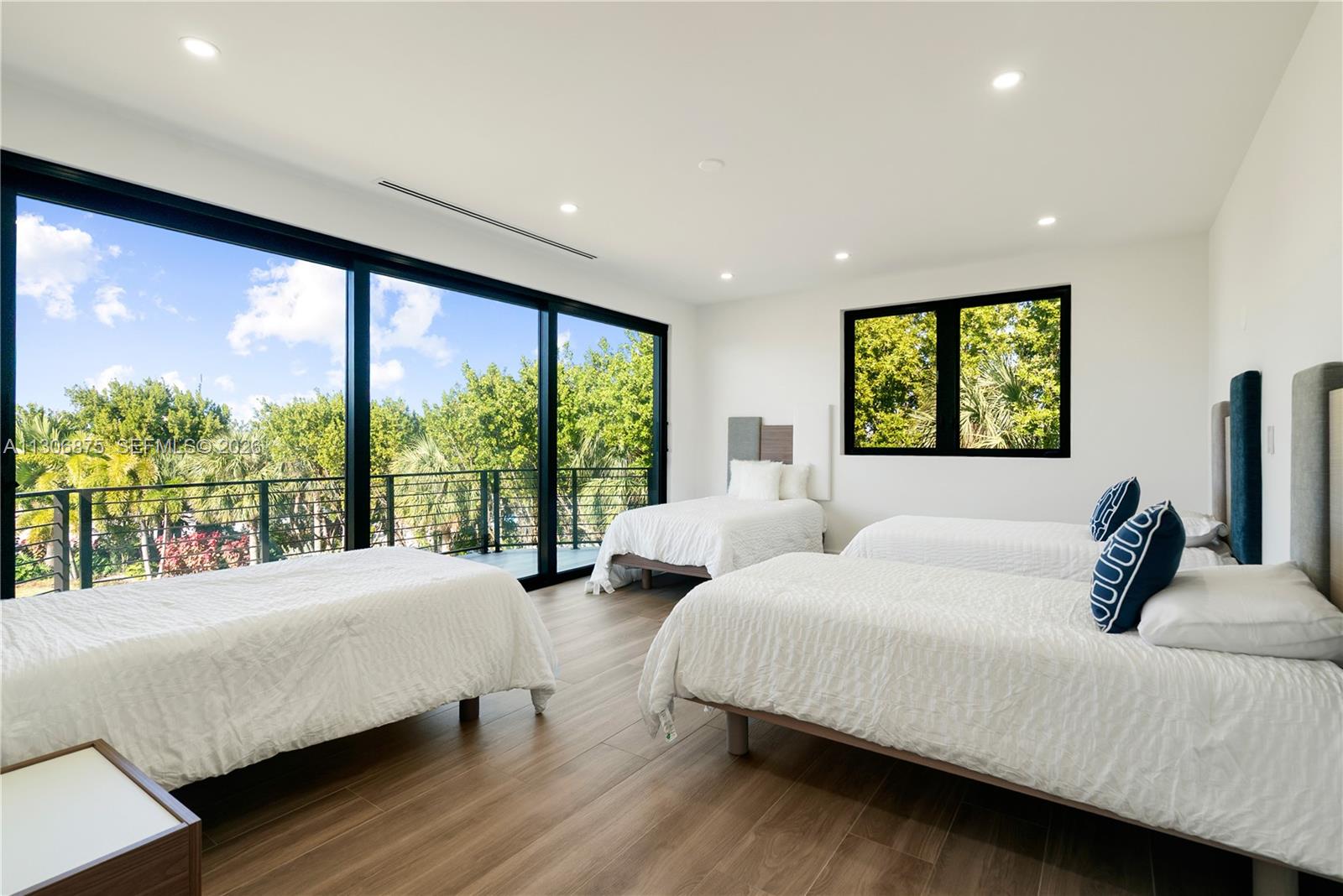 COCO PLUM BEACH REPLAT - Residential