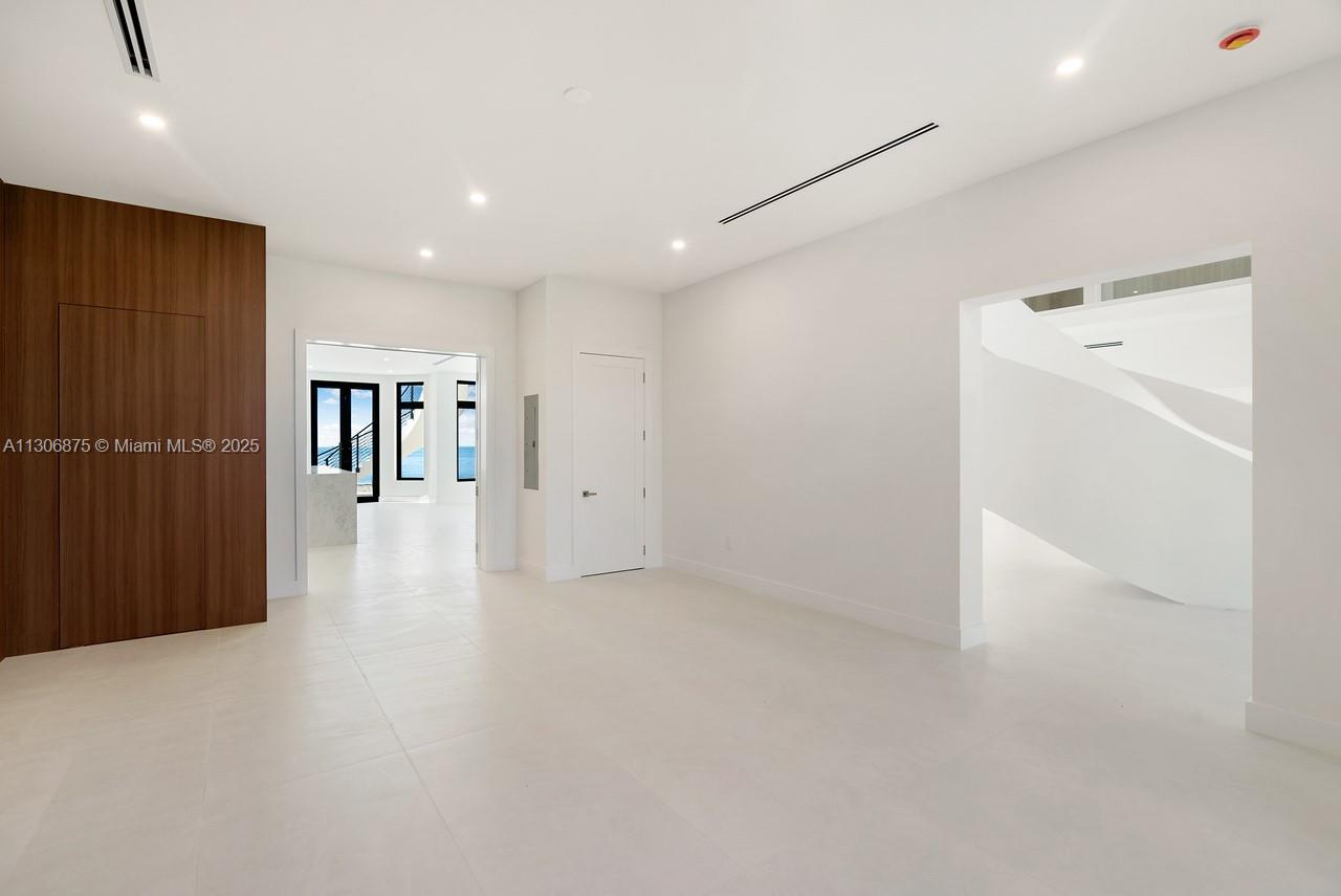 COCO PLUM BEACH REPLAT - Residential