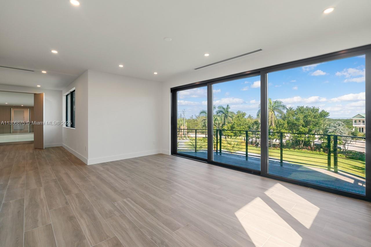 COCO PLUM BEACH REPLAT - Residential