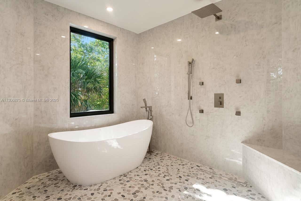 COCO PLUM BEACH REPLAT - Residential