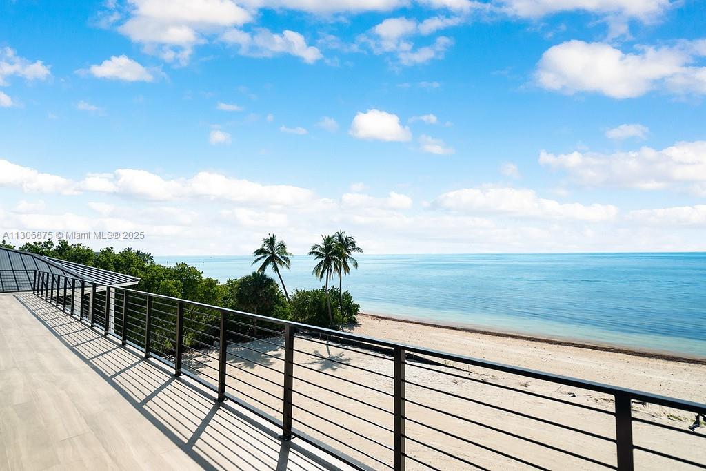 COCO PLUM BEACH REPLAT - Residential