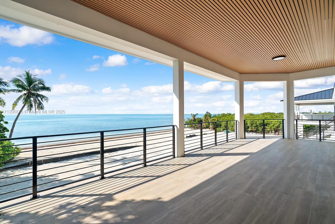 COCO PLUM BEACH REPLAT - Residential