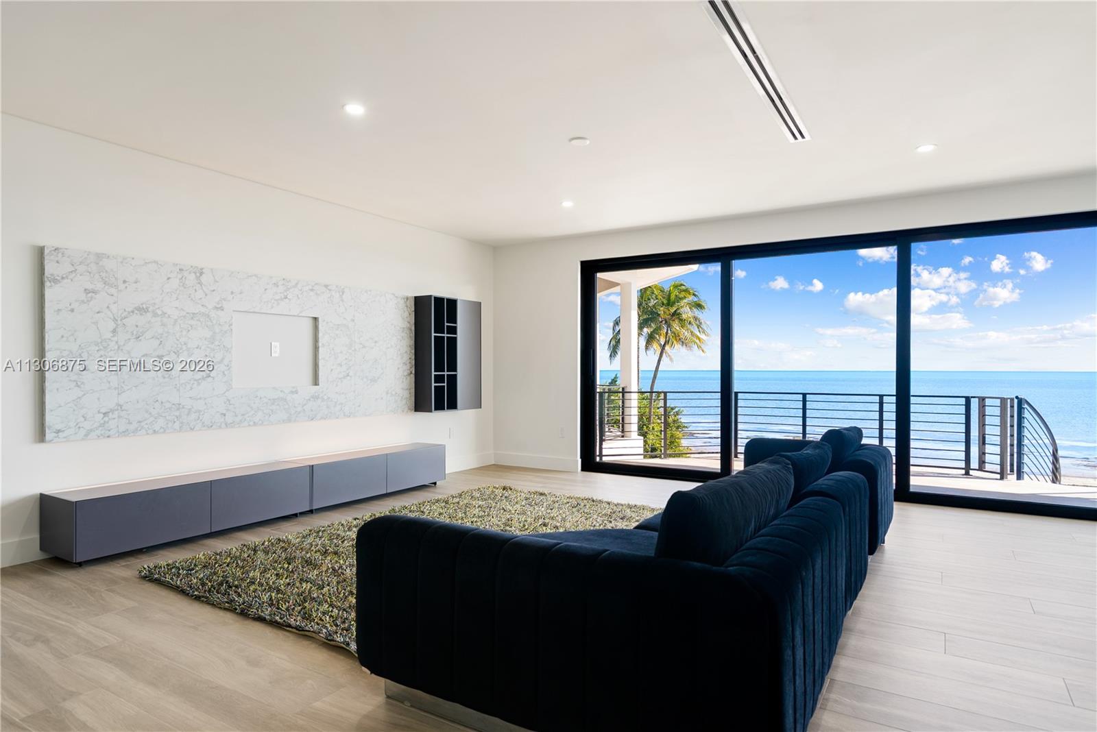 COCO PLUM BEACH REPLAT - Residential