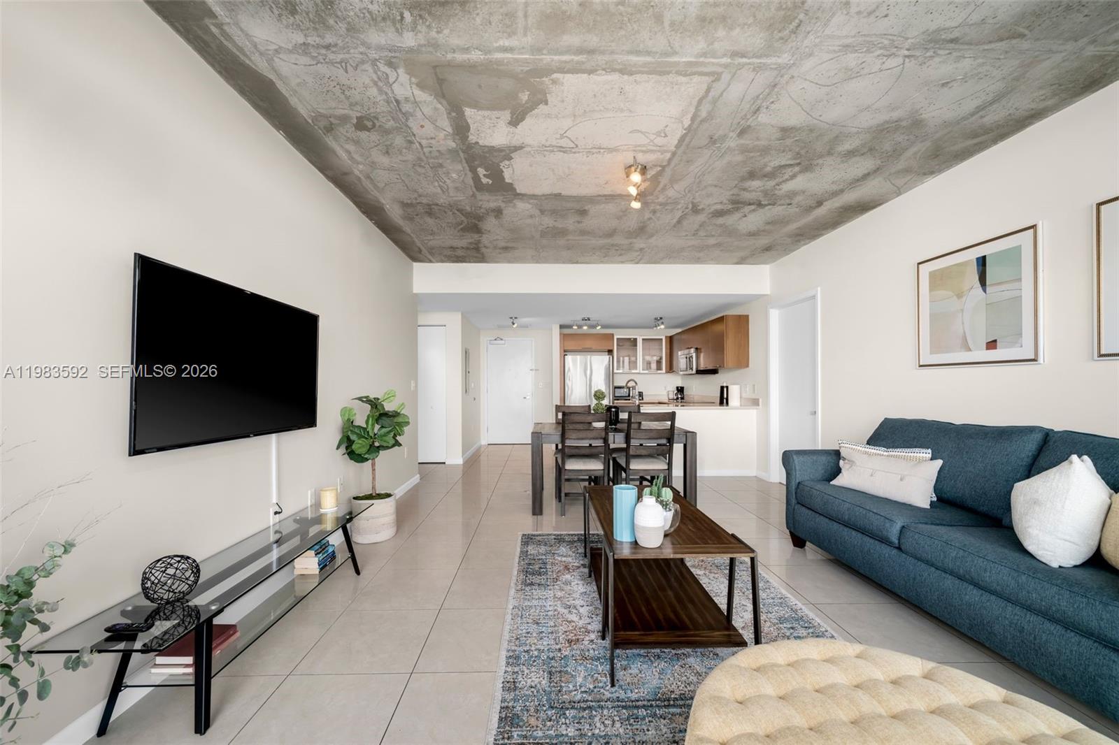 MIDBLOCK MIAMI CONDO - Residential
