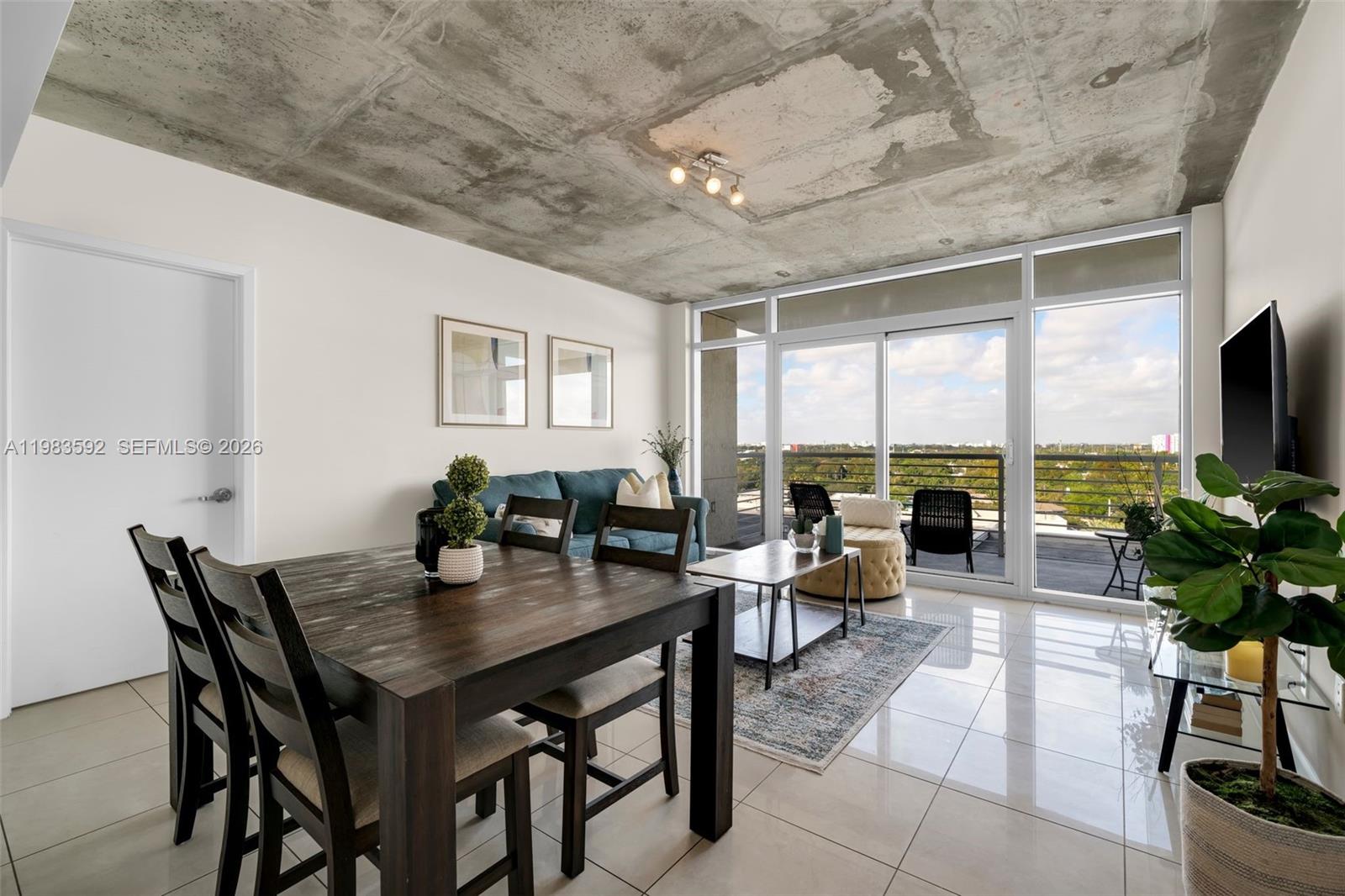 MIDBLOCK MIAMI CONDO - Residential