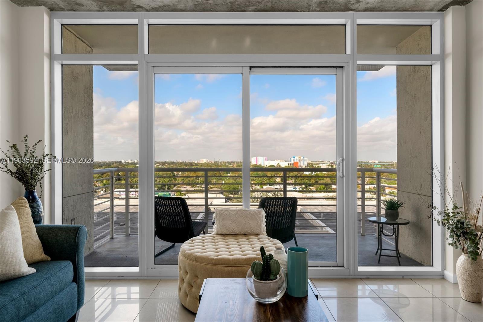 MIDBLOCK MIAMI CONDO - Residential