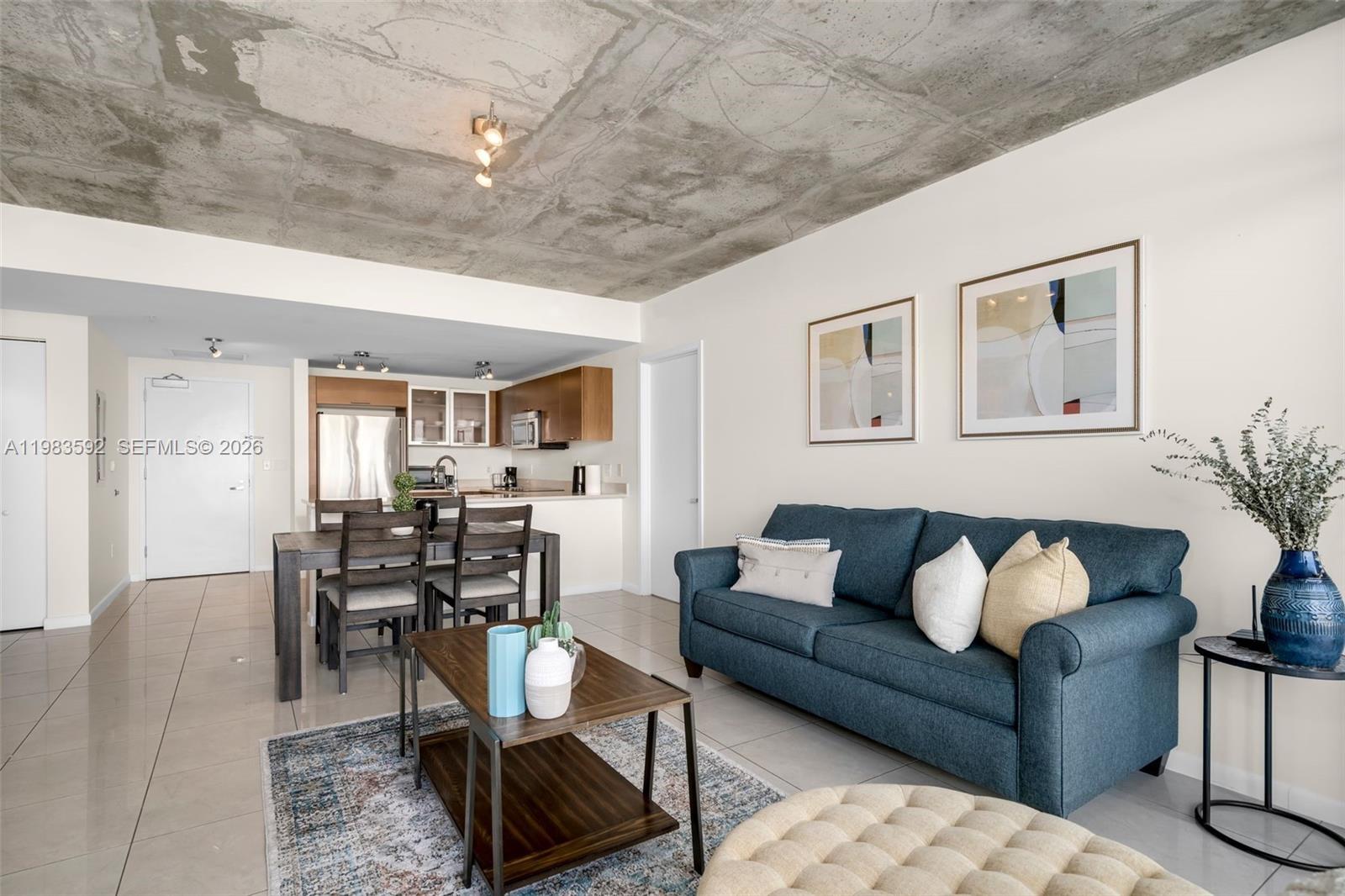 MIDBLOCK MIAMI CONDO - Residential