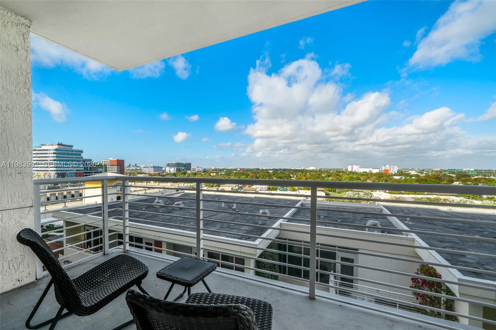 MIDBLOCK MIAMI CONDO - Residential