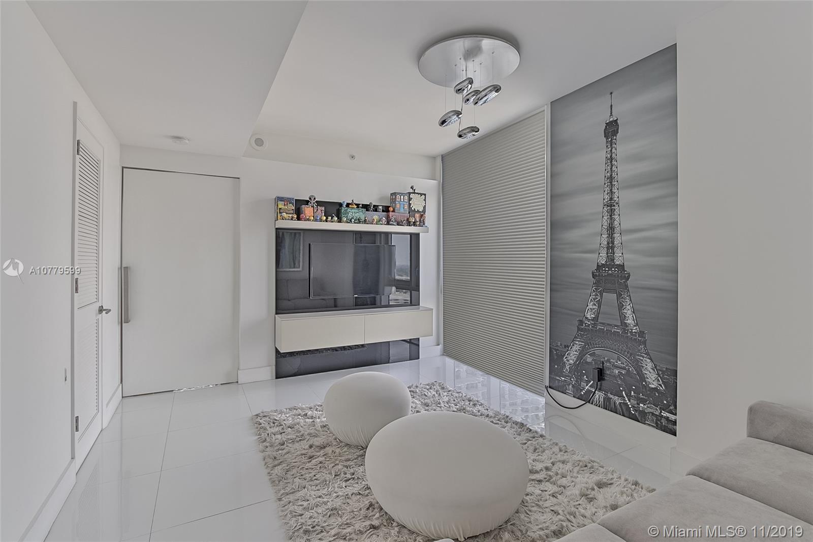 APOGEE BEACH CONDOMINIUM - Residential