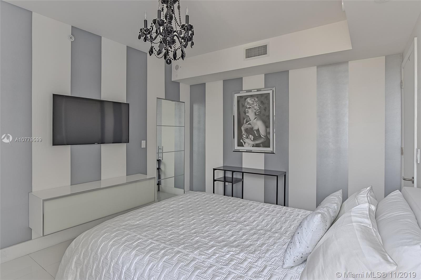 APOGEE BEACH CONDOMINIUM - Residential