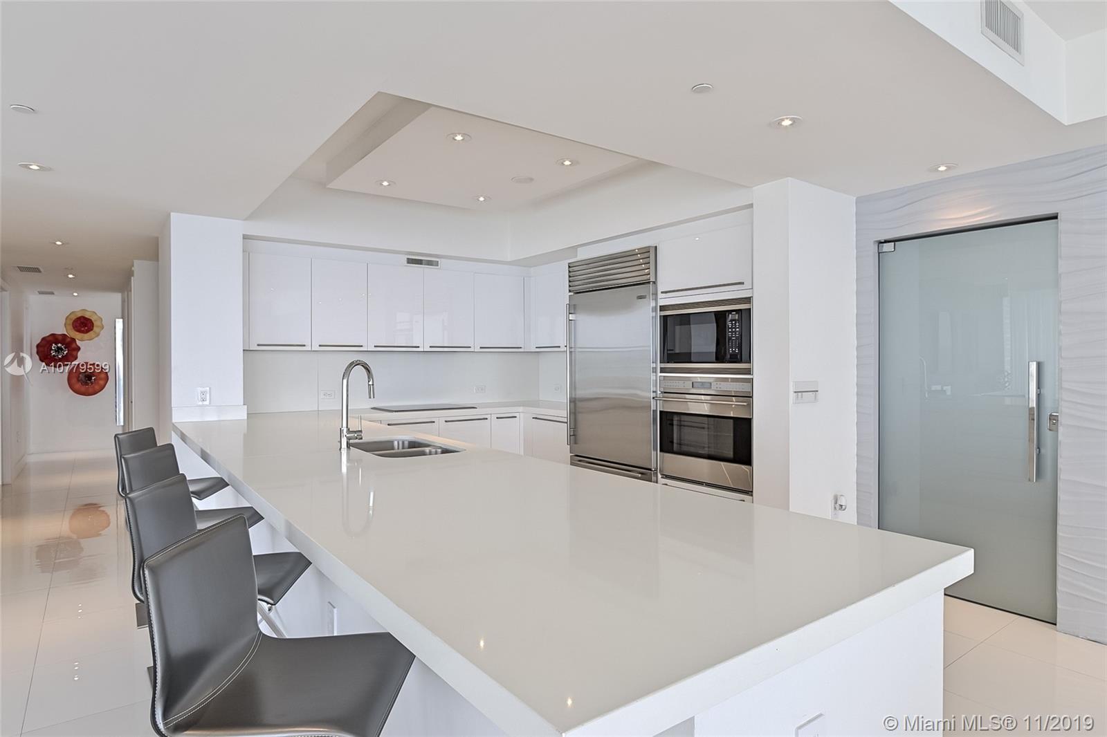 APOGEE BEACH CONDOMINIUM - Residential