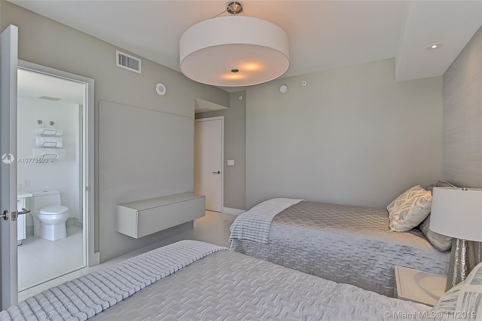 APOGEE BEACH CONDOMINIUM - Residential