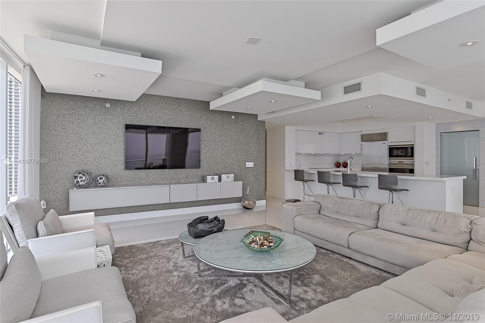 APOGEE BEACH CONDOMINIUM - Residential