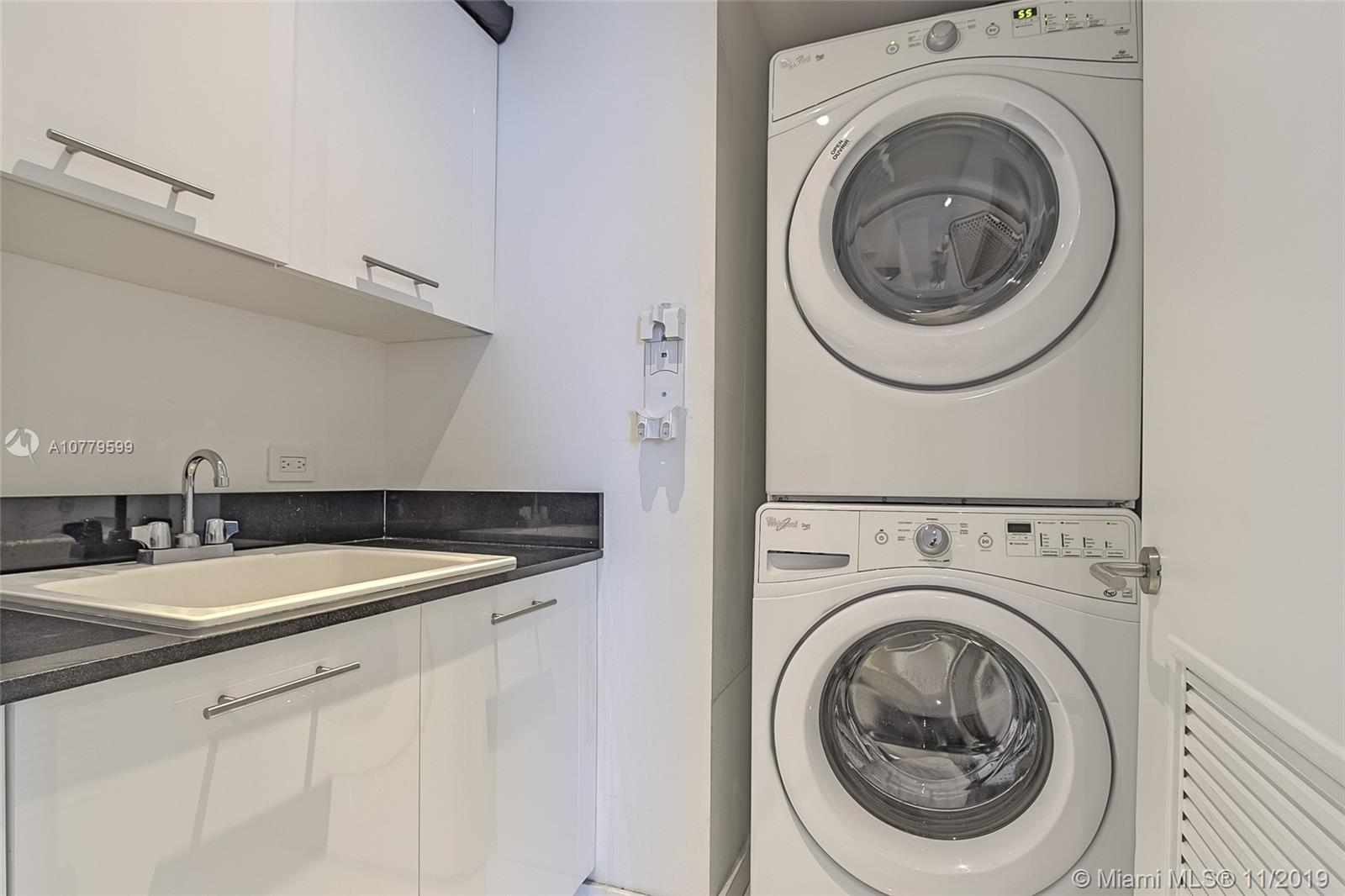 APOGEE BEACH CONDOMINIUM - Residential