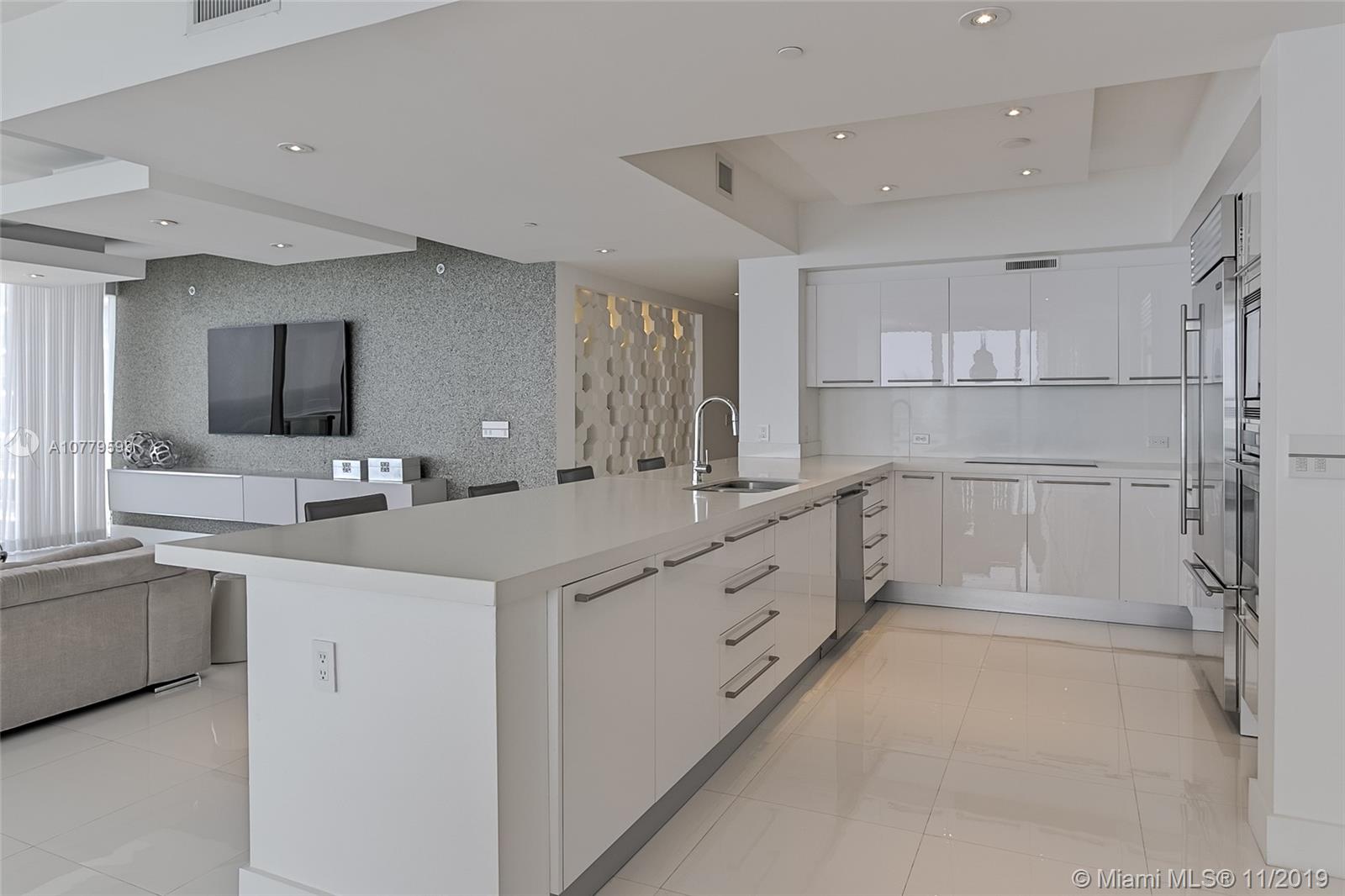 APOGEE BEACH CONDOMINIUM - Residential