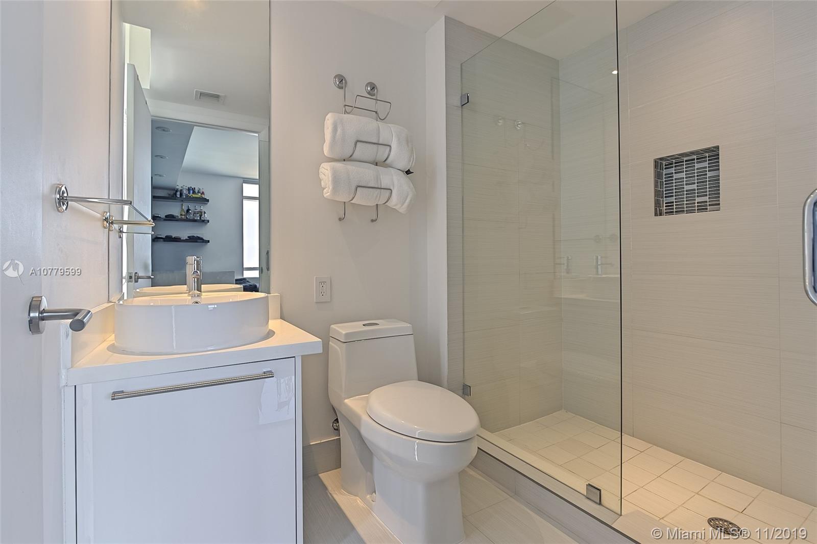 APOGEE BEACH CONDOMINIUM - Residential