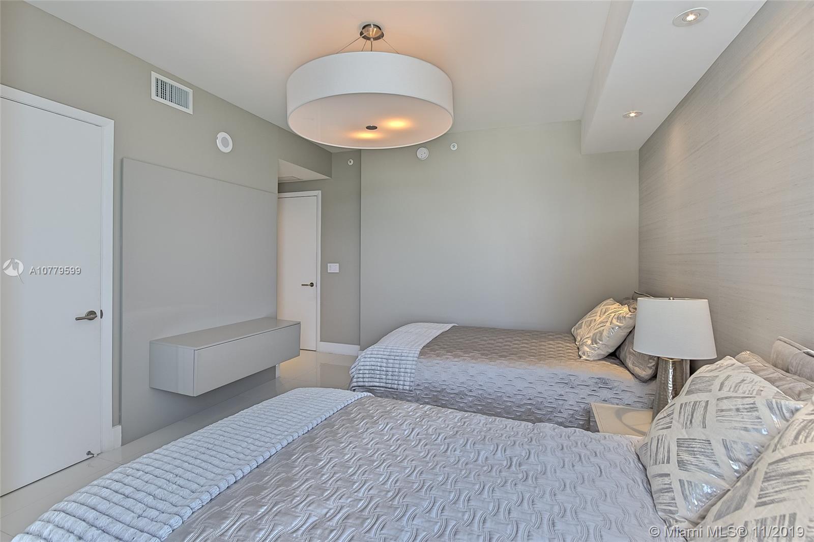 APOGEE BEACH CONDOMINIUM - Residential
