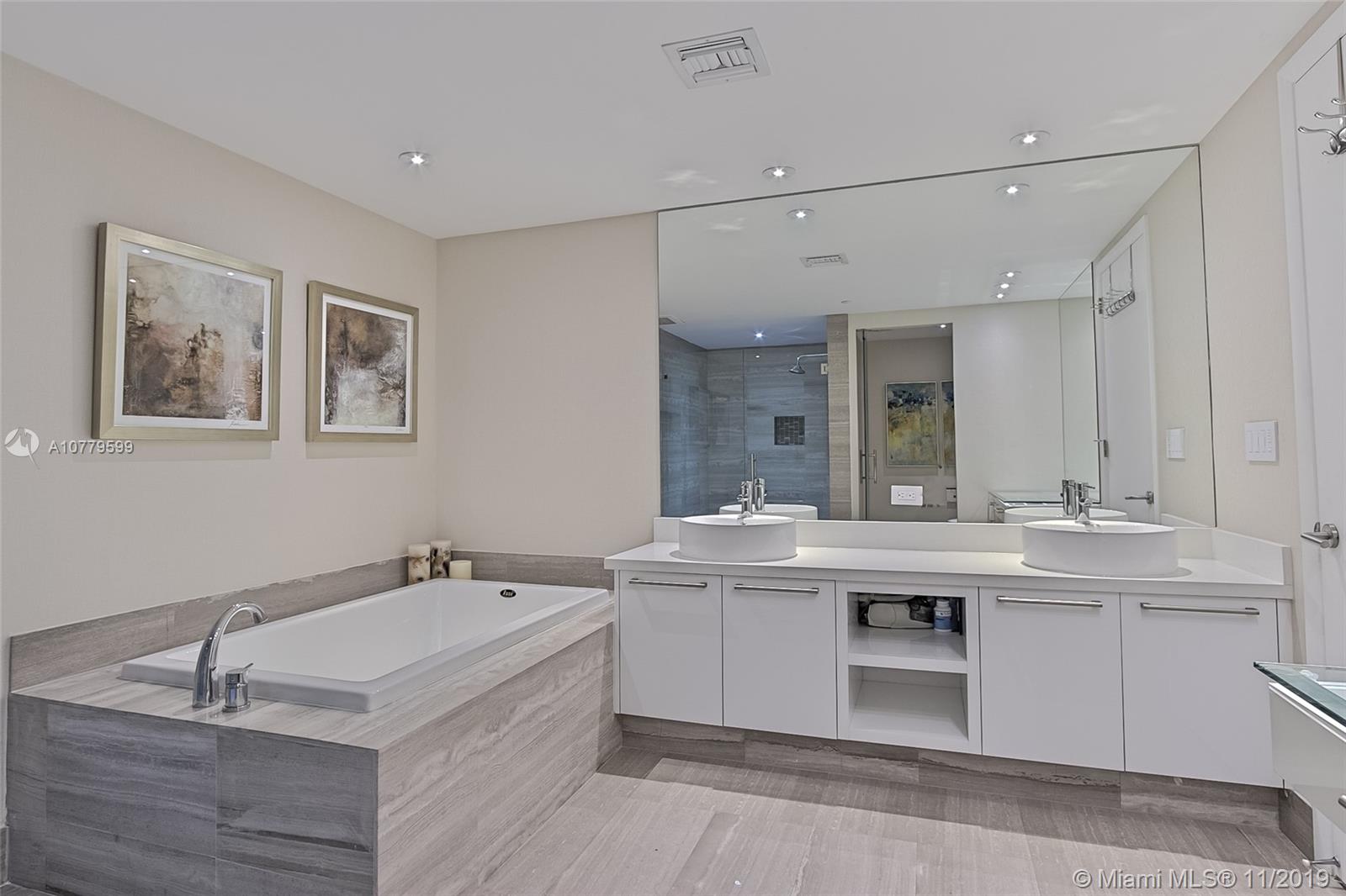 APOGEE BEACH CONDOMINIUM - Residential