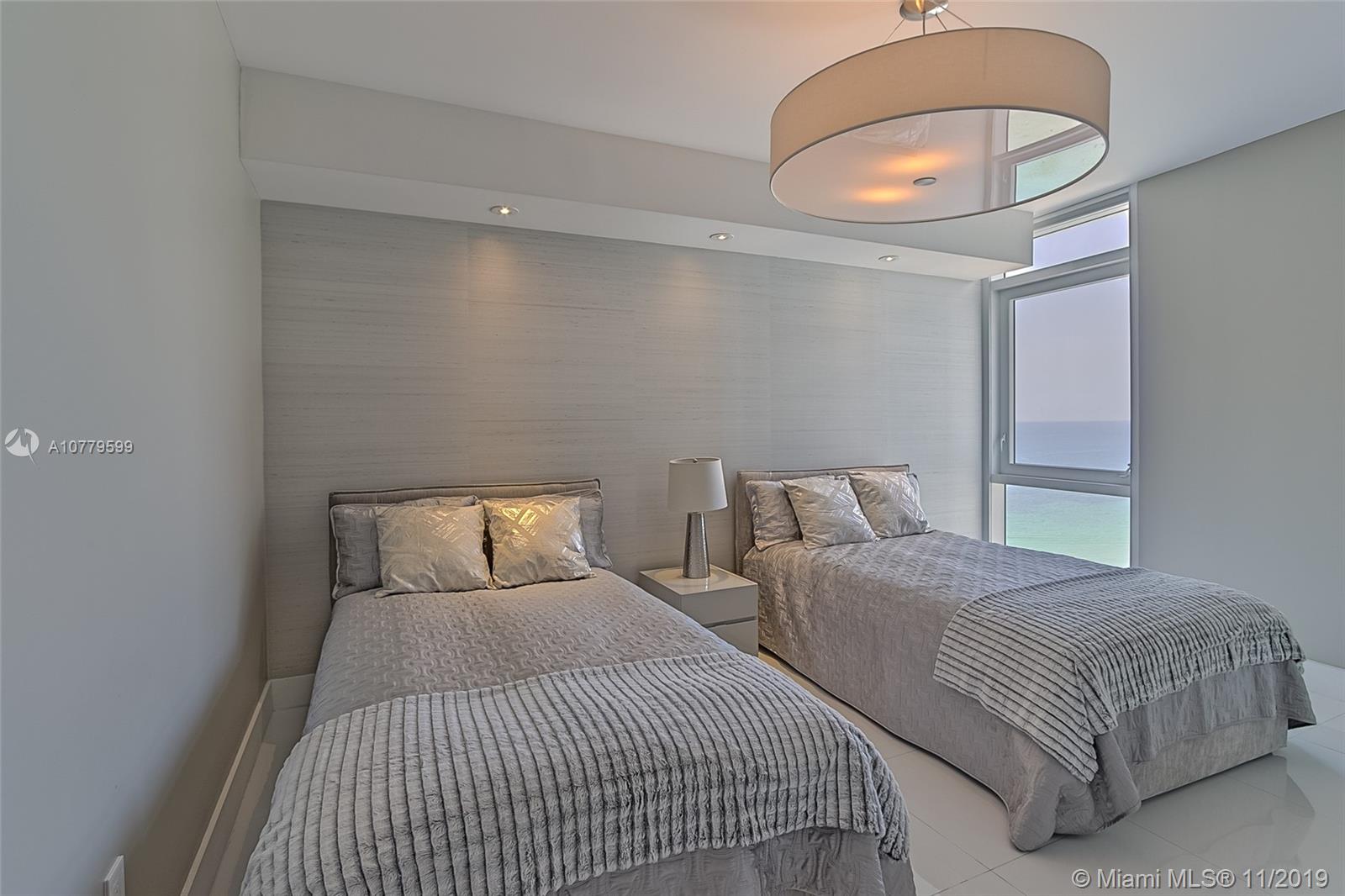 APOGEE BEACH CONDOMINIUM - Residential