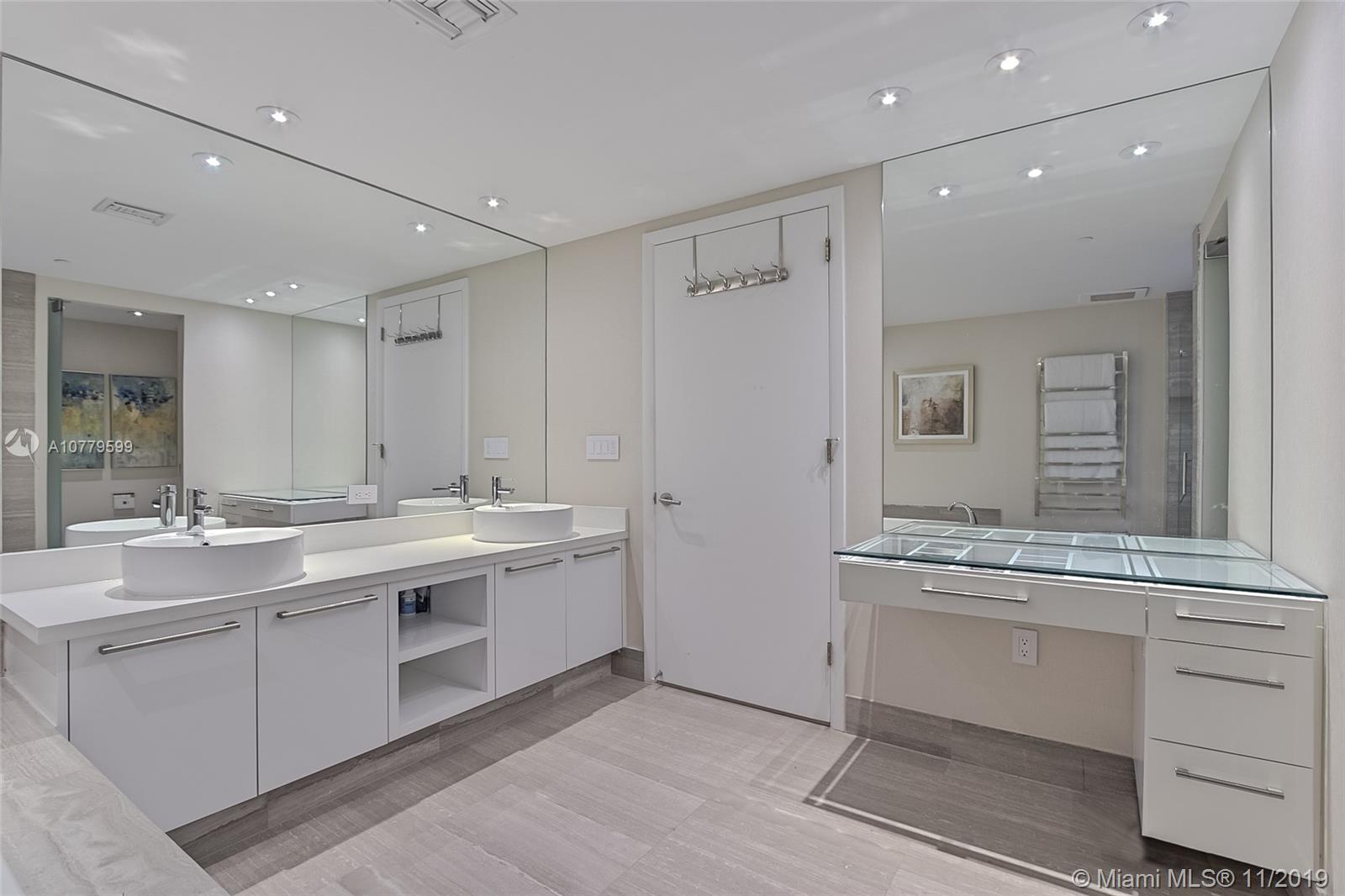 APOGEE BEACH CONDOMINIUM - Residential