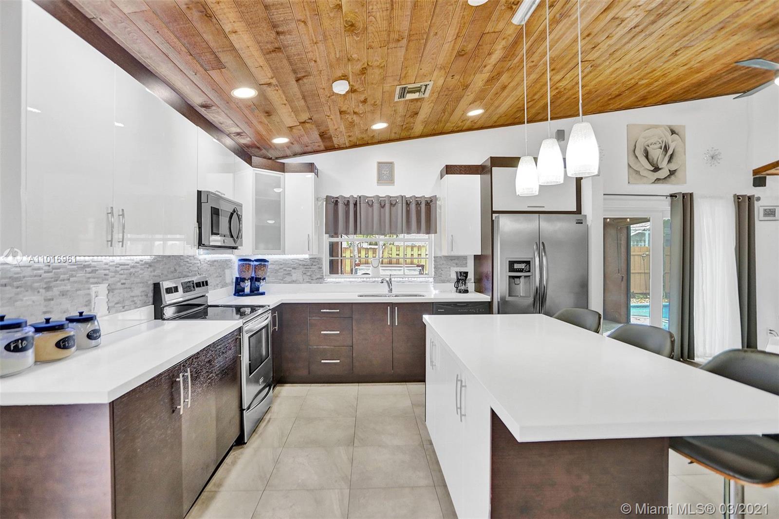 BOULEVARD WEST - Residential