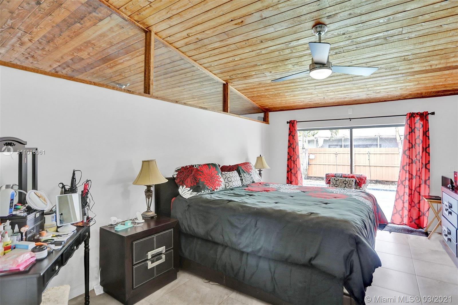 BOULEVARD WEST - Residential