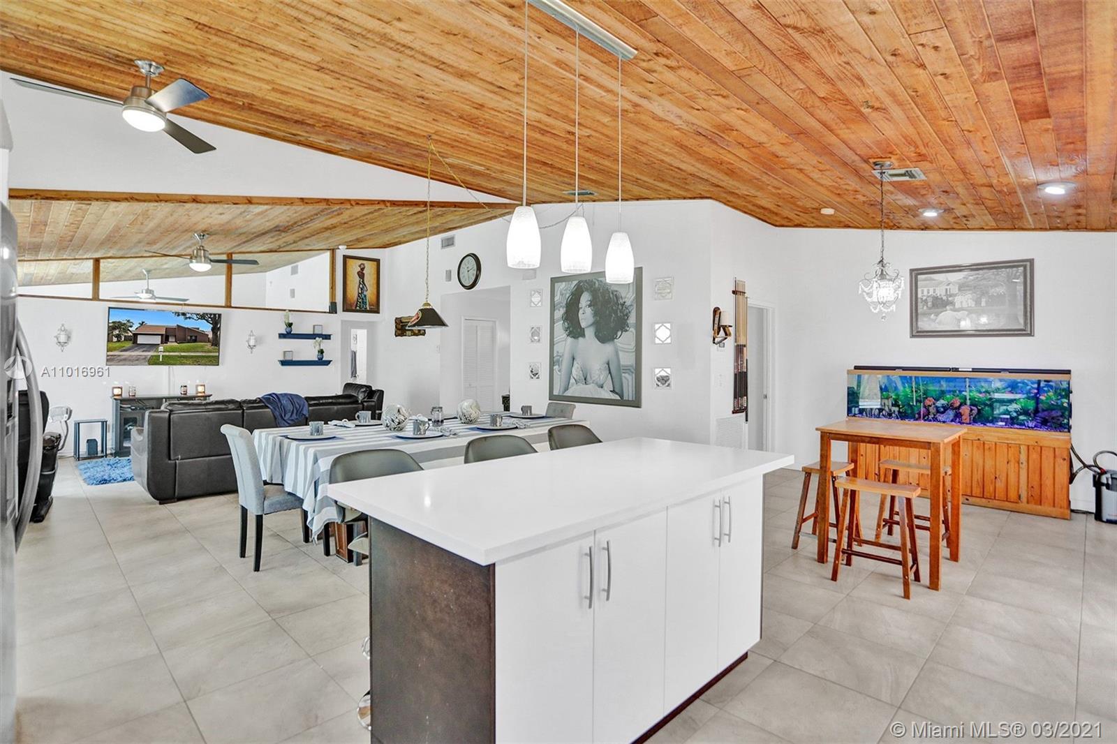 BOULEVARD WEST - Residential