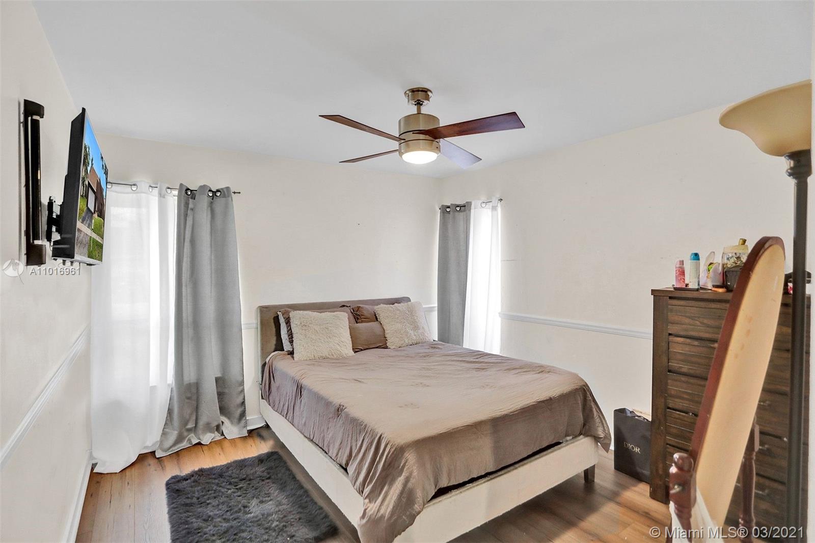 BOULEVARD WEST - Residential